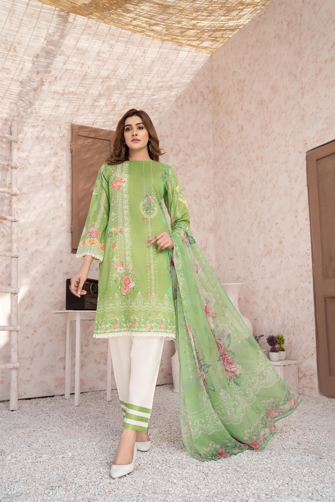 Green Digital Print Chiffon Ladies Readymade