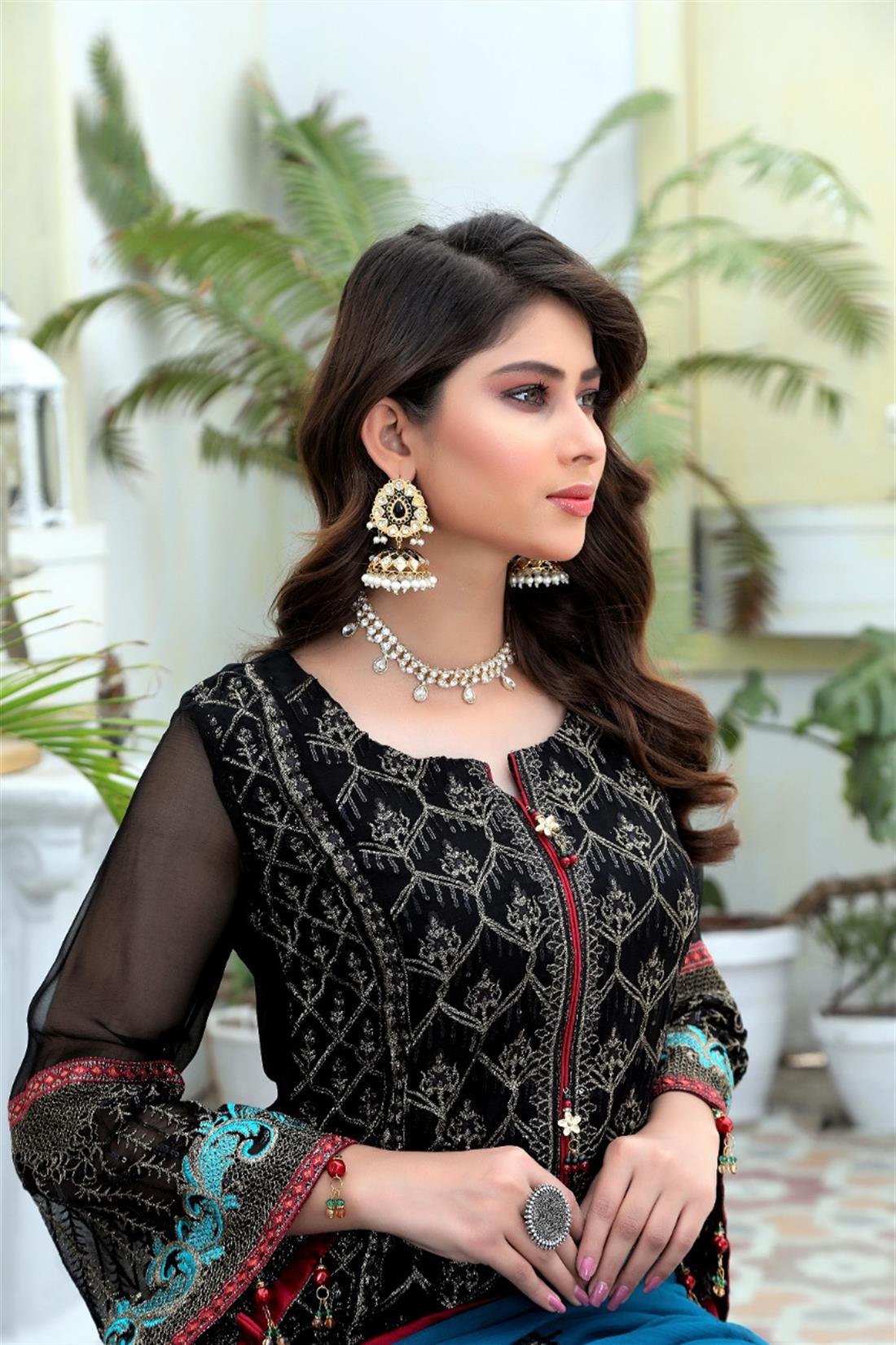 X-large Size Suit Might Come with Shalwar.