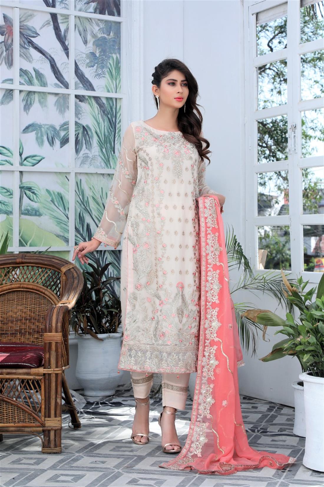 X-large Size Suit Might Come with Shalwar.