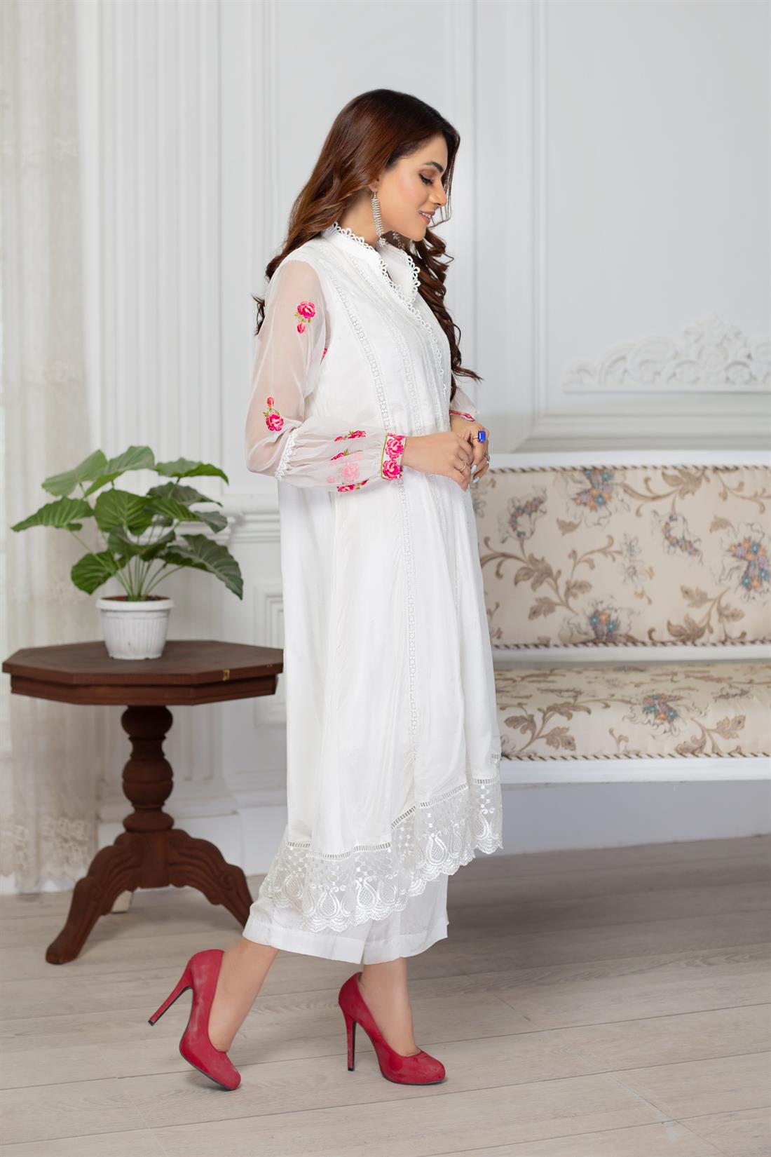 White 2 Piece Stunning Cotton Silk Pishwas with Pants
