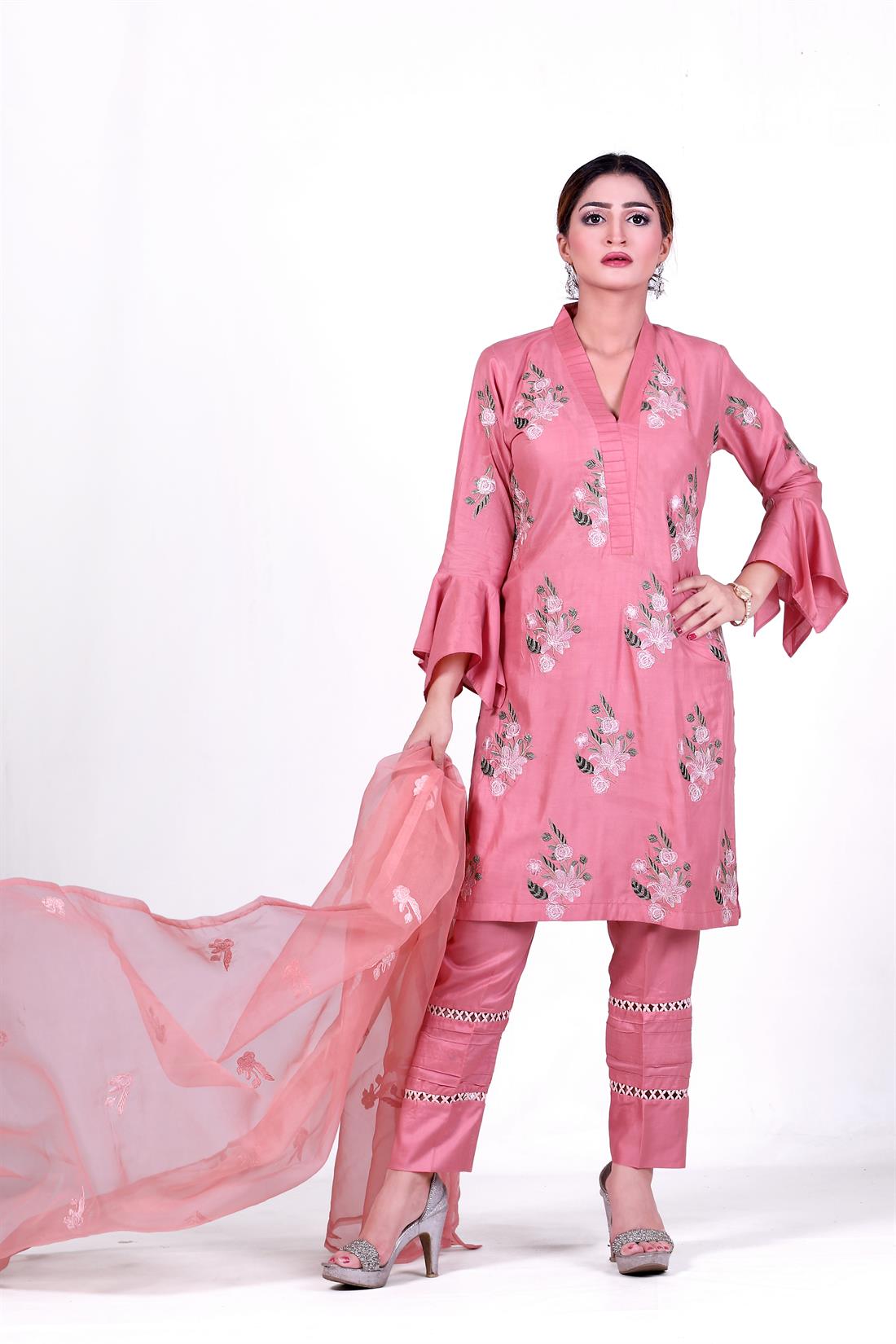 Pink Embroidered Organza Stunning 3 Piece Linen Salwar Kameez with Dupatta