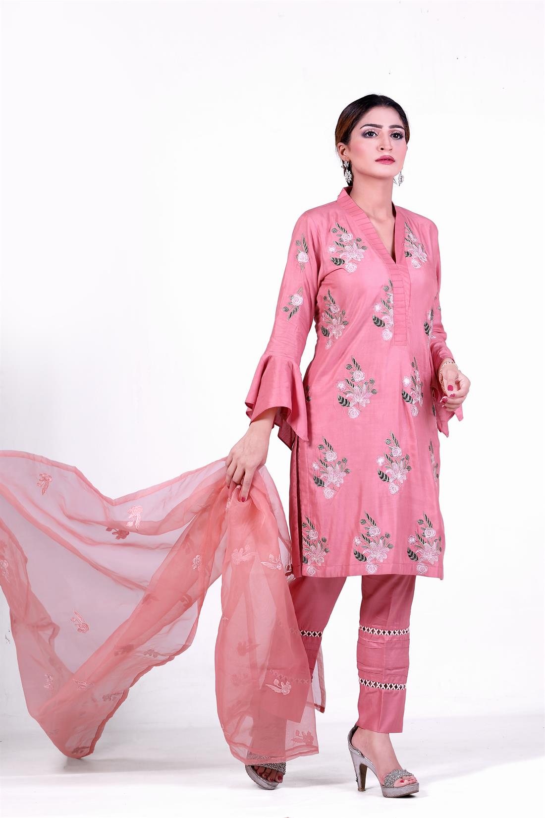 Pink Embroidered Organza Stunning 3 Piece Linen Salwar Kameez with Dupatta