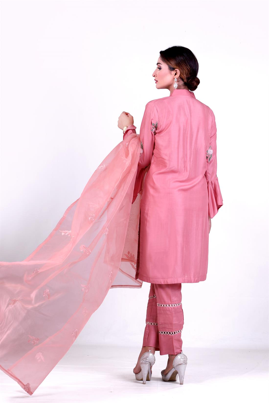 Pink Embroidered Organza Stunning 3 Piece Linen Salwar Kameez with Dupatta