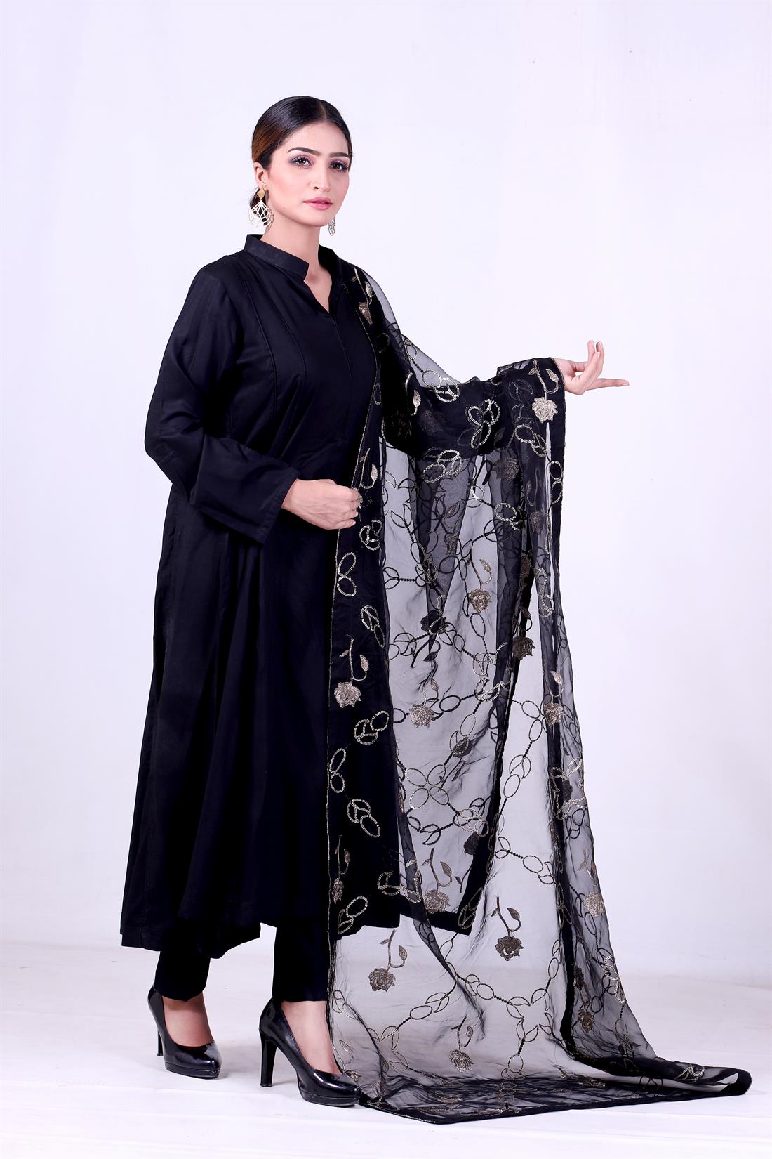 Black Embroidered Zinc 3 Piece Linen Salwar Kameez with Organza Dupatta