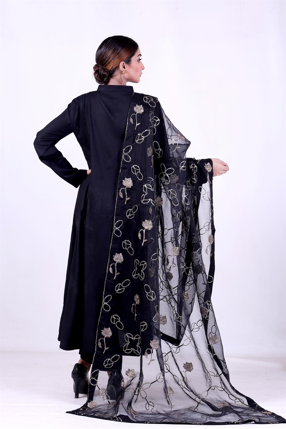 Black Embroidered Zinc 3 Piece Linen Salwar Kameez with Organza Dupatta