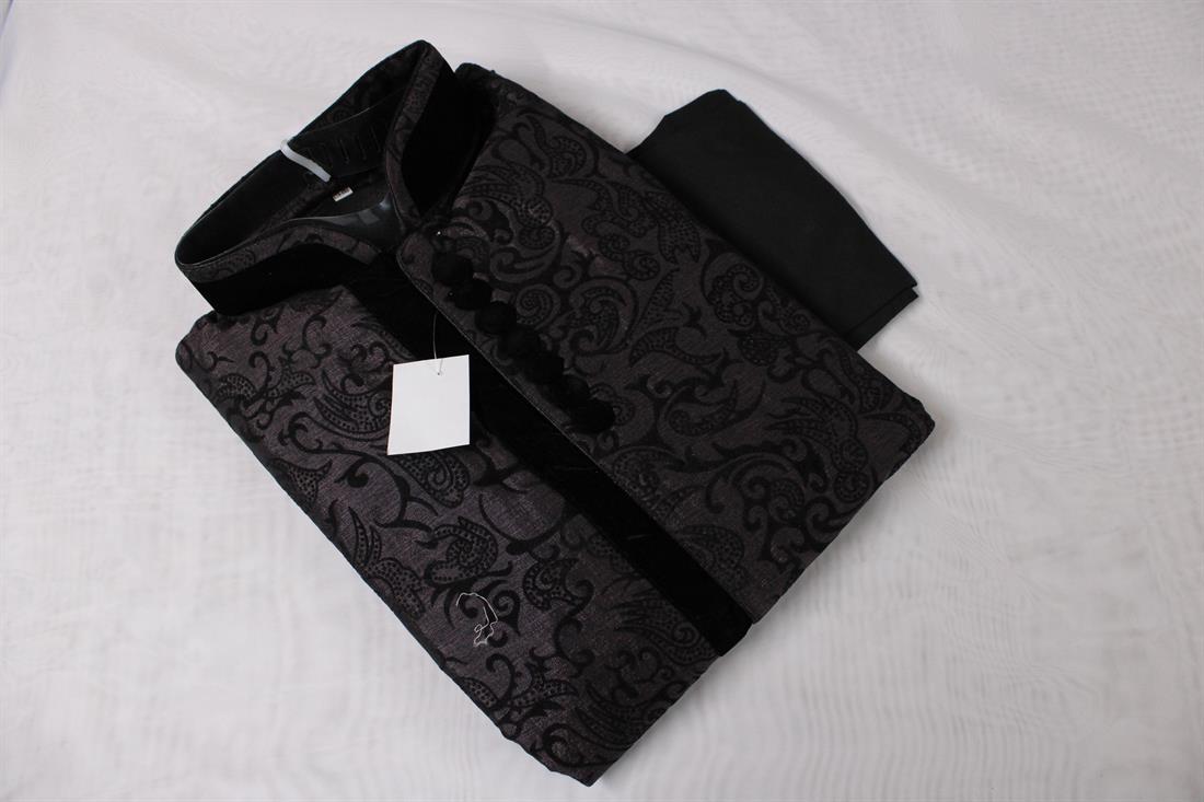 Aubergine Men’s Outfit