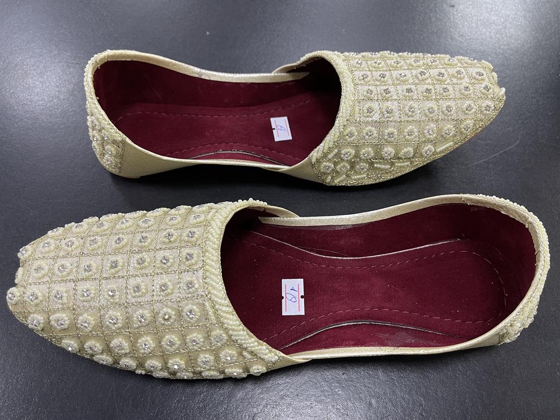 MENS KHUSA WITH BEADS AND STONE WORK