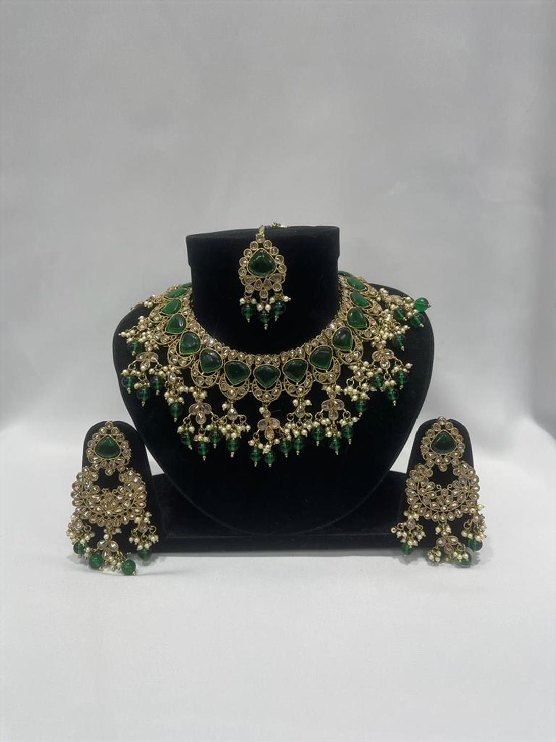 Green Necklace Sets