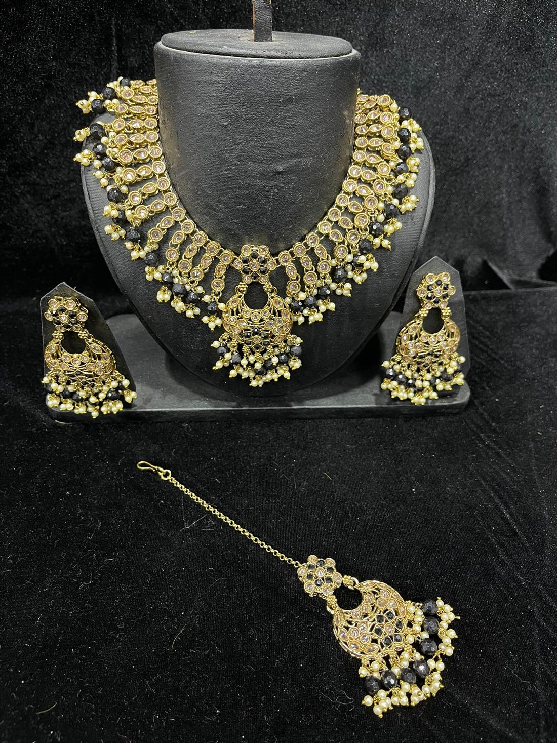 Black Necklace Sets