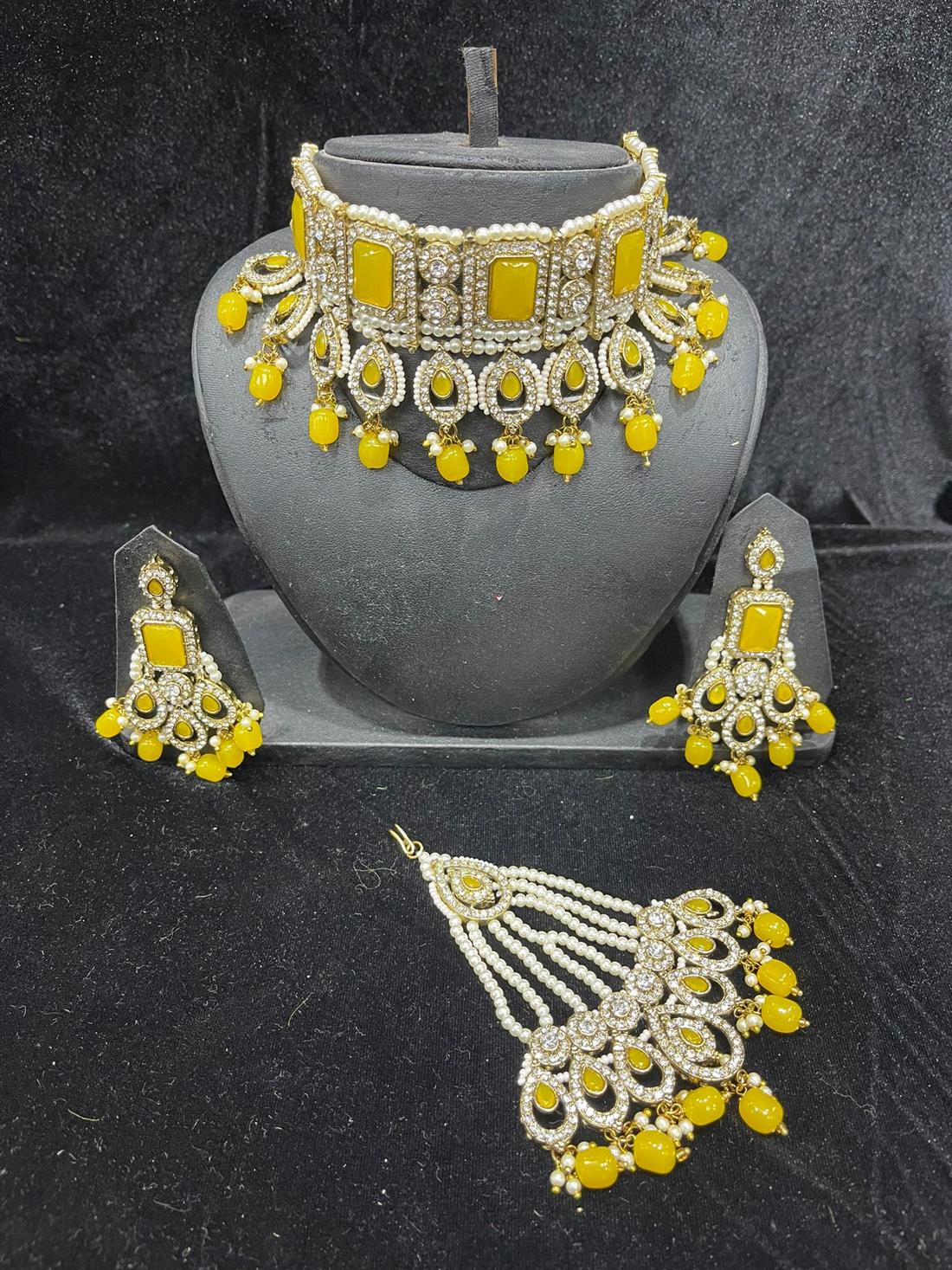 Yellow Necklace Sets
