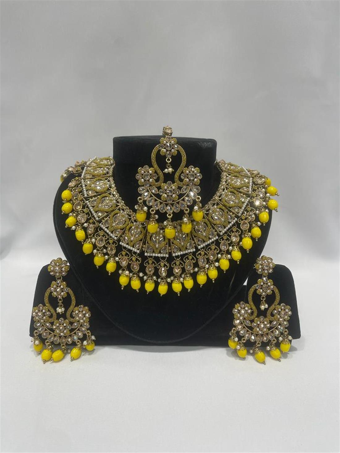 Yellow Necklace Sets