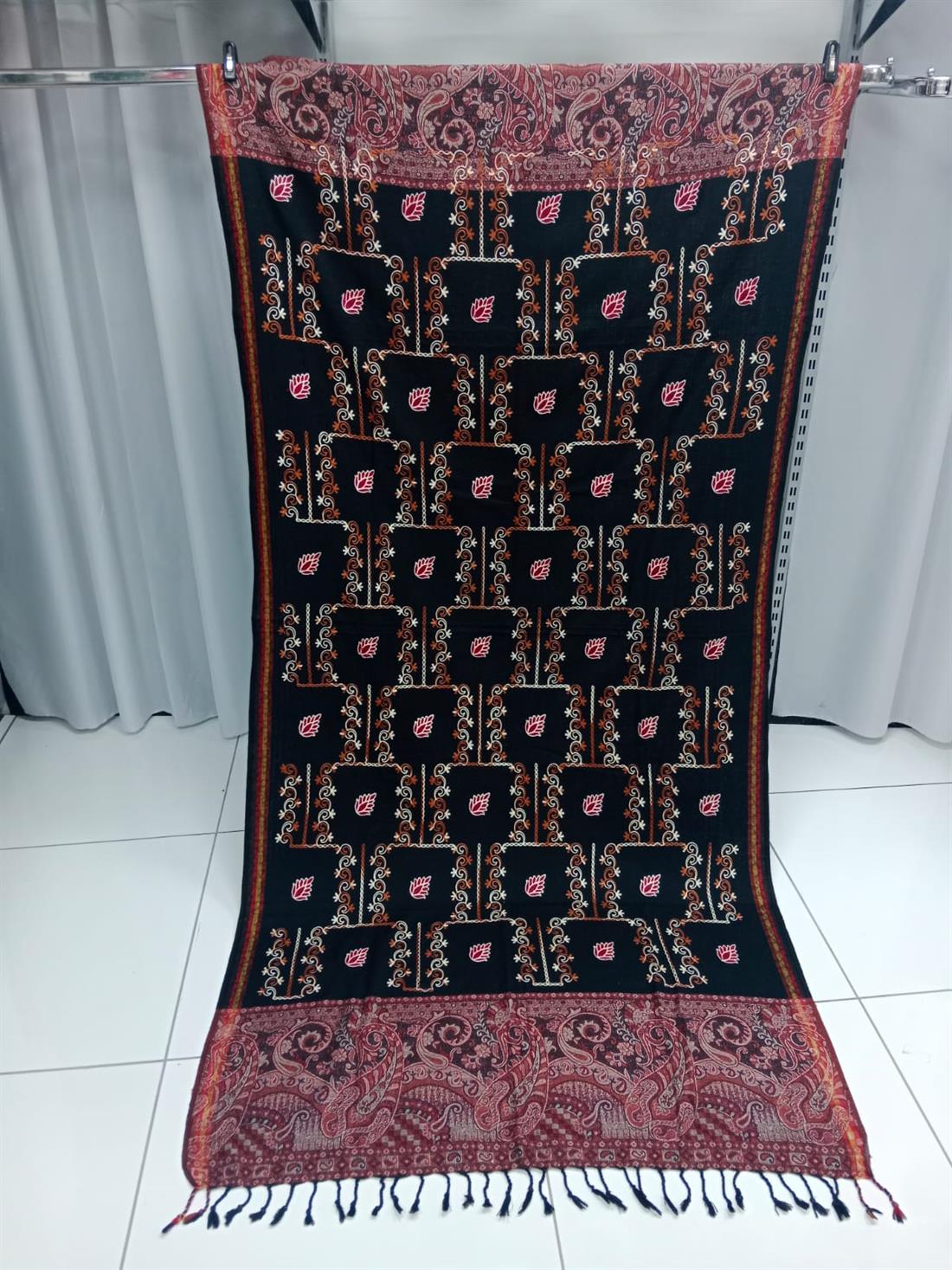 Black & Multicolour Winter Shawl