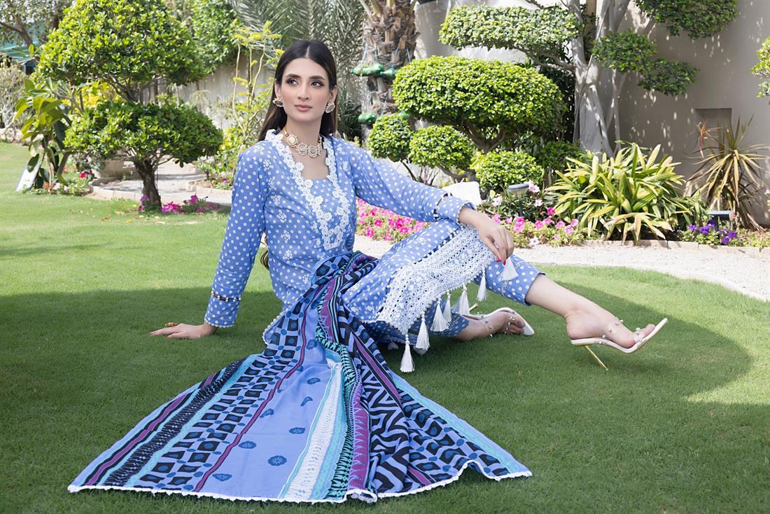 Ink Blue Embroidered Lawn 3 Piece Suit