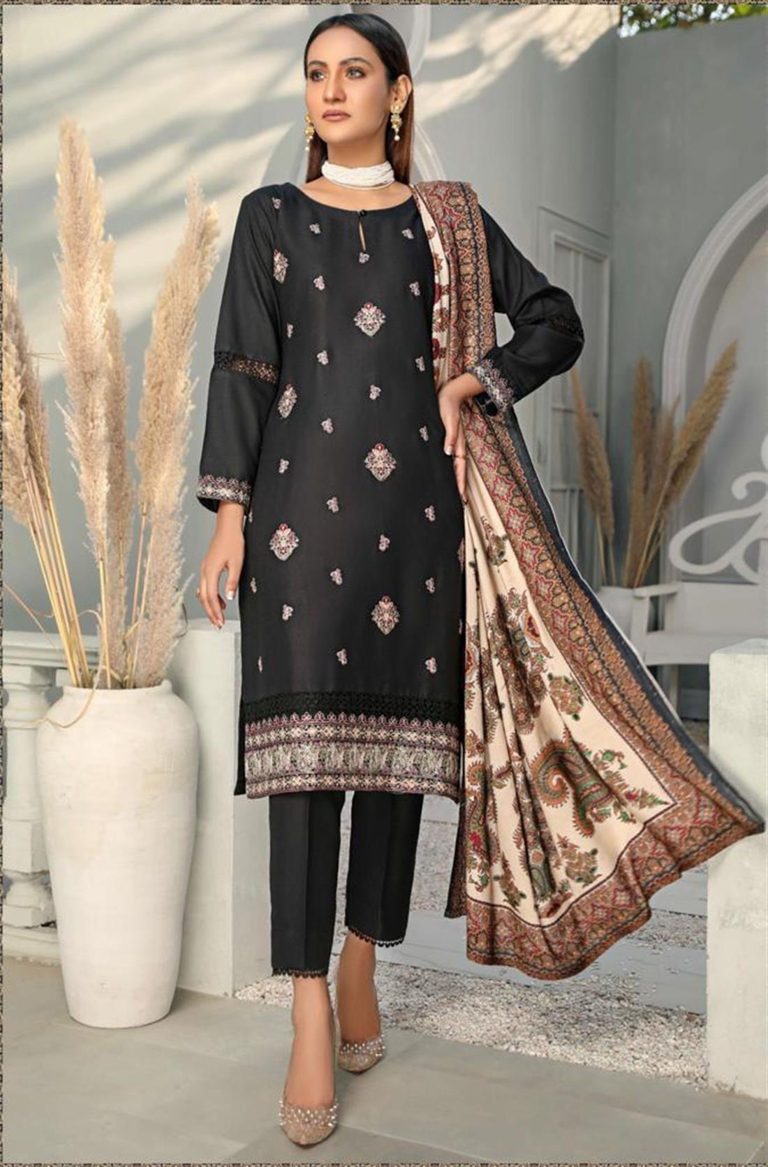 Black Lawn Ladies 3 Piece Suit