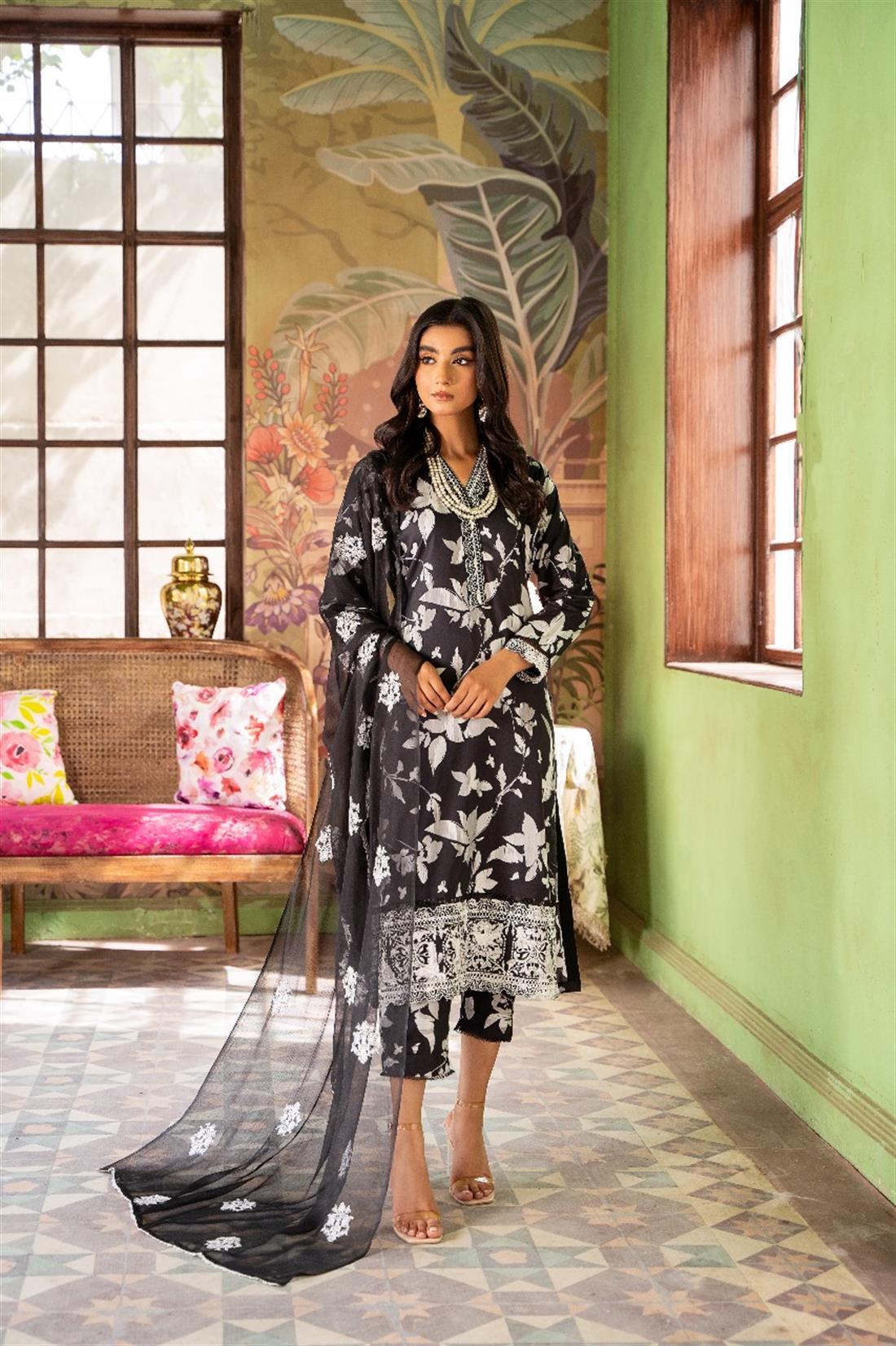 Black Embroidered Lawn 3 Piece Suit