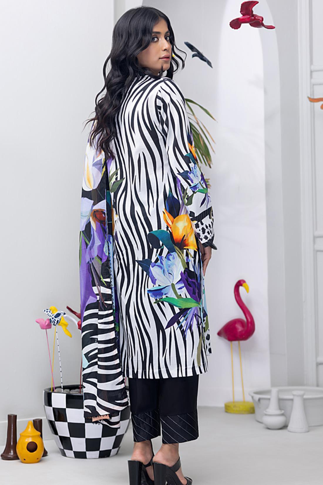 Black & White Lawn Digital Printed 3-piece Cotton Suit
