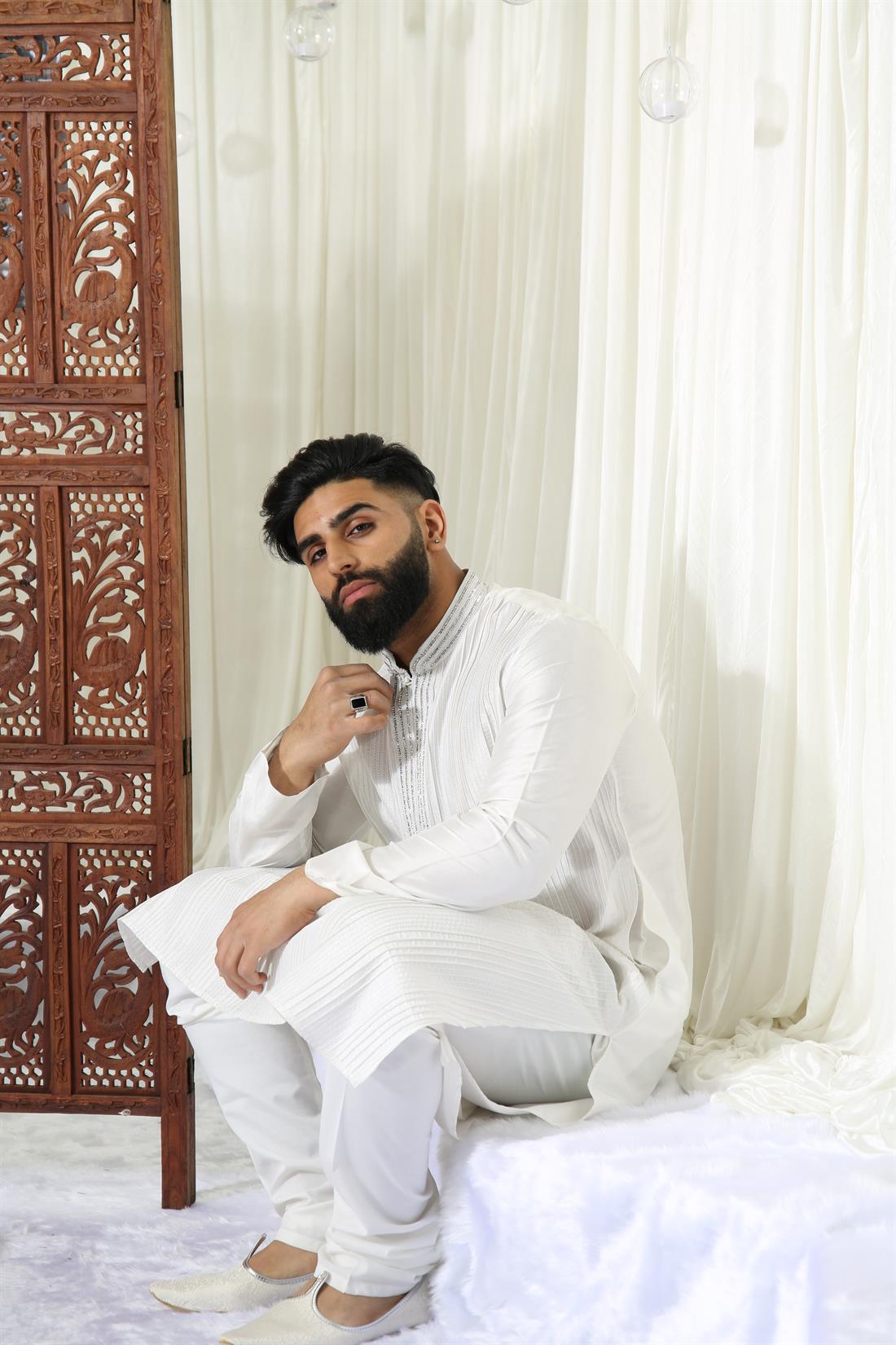 Off White Mens Kurta Pajama.