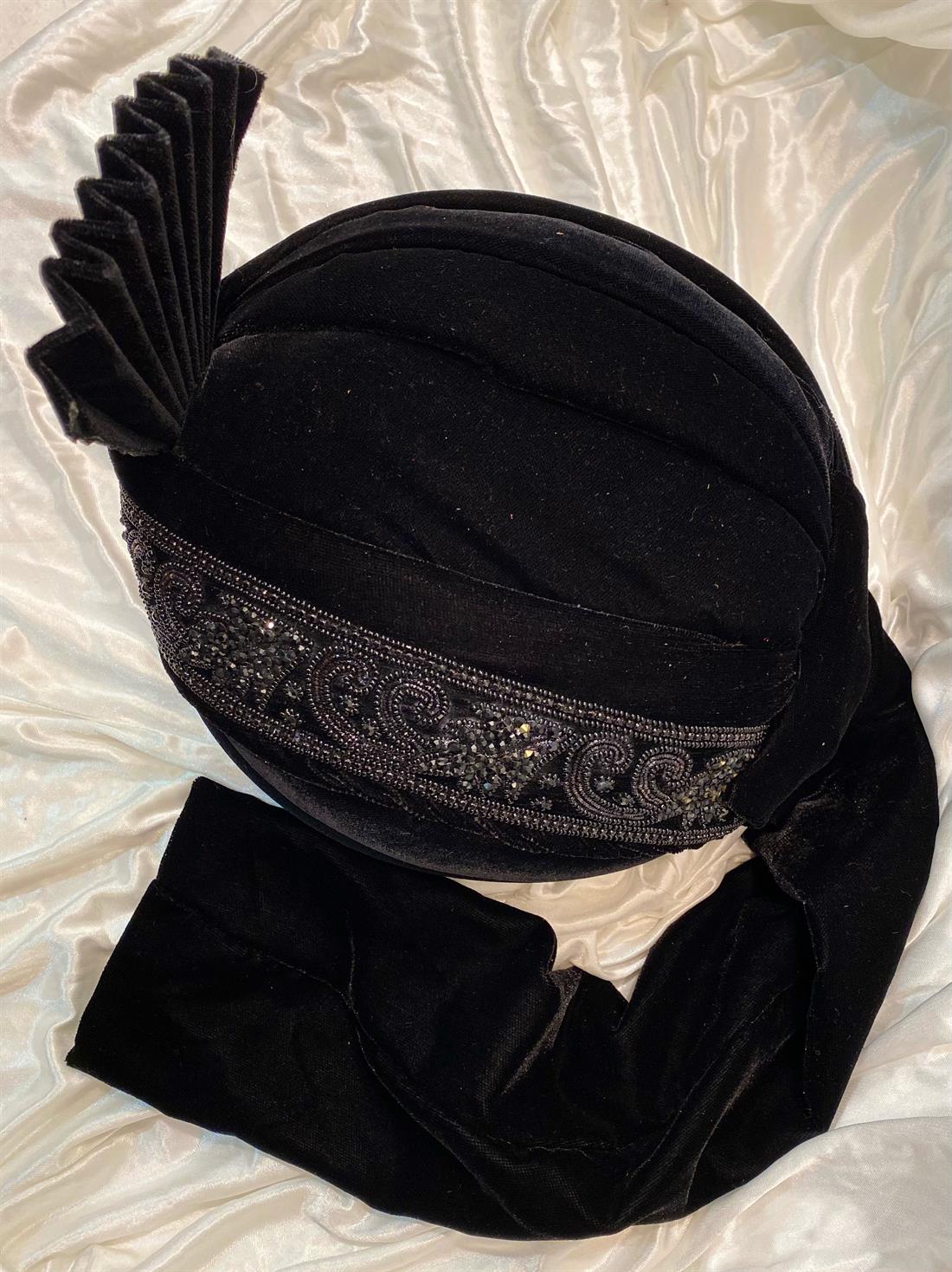 Black Embroidered Velvet Mens Turban Kula